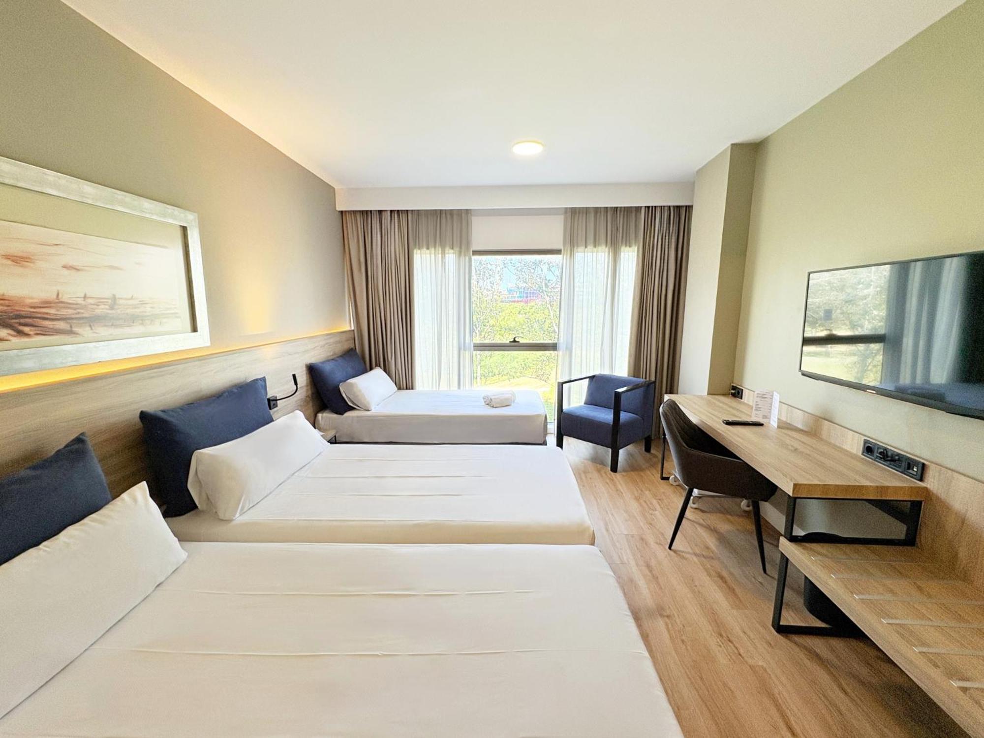 Eurohotel Barcelona Granvia Fira 4*