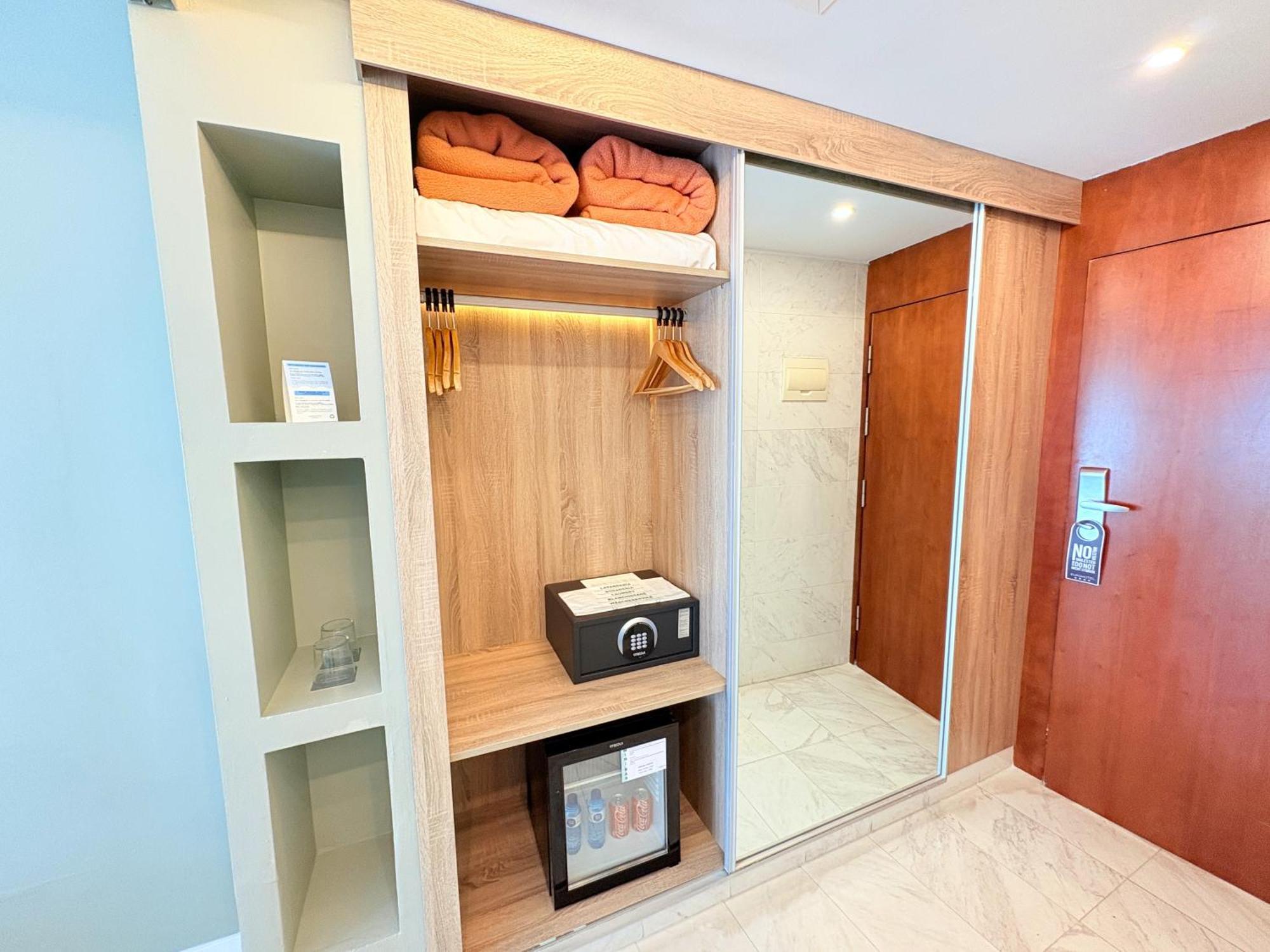 Eurohotel Barcelona Granvia Fira 4*